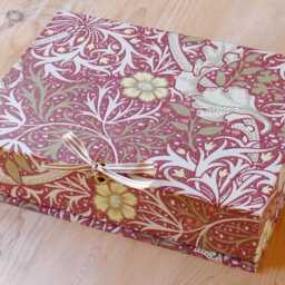 William Morris Seaweed Russet Box File A4 Office Storage, Handmade in England - thumbnail 2