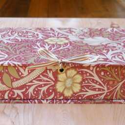 William Morris Seaweed Russet Box File A4 Office Storage, Handmade in England - thumbnail 3
