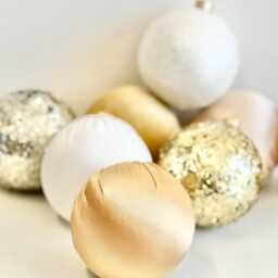 Luxury Gold & White Christmas Ornaments Velvet, Satin, Glitter - 9 Piece Set - thumbnail 3