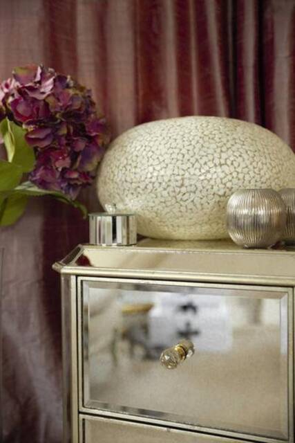 stunning White Mother Of Pearl Ovo Table Lamp Elara Oyster Shell Unique & Unusual Eco-Chic Lighting - image 1