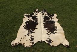Medium Cowhide Rug Black & White Cow Skin Hide Area 5 X - thumbnail 1