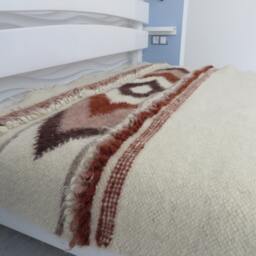 Handwoven Wool Throw Blanket Rustic Carpathian Lizhnyk Coverlet - thumbnail 2