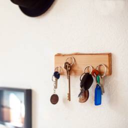 Live Edge Olive Wood Magnetic Key Holder Strong Sticker Mount - thumbnail 3