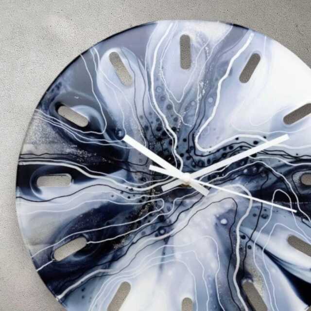 Handmade Resin Wall Clock in The Geode Marble Style, With Silver Accents - image 1
