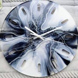 Handmade Resin Wall Clock in The Geode Marble Style, With Silver Accents - thumbnail 3