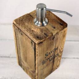 "Rustic Xl Soap Dispenser Made Of Reclaimed Wood With Vintage Print ""Savon De La Bonne M??re" - thumbnail 2