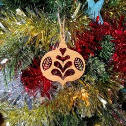 Wooden Classic Bauble Christmas Tree Decoration - Beautiful Xmas Ornament in Oak, Walnut Cherry Wood Or Silver, Gold, Red, Green Glitter - thumbnail 2