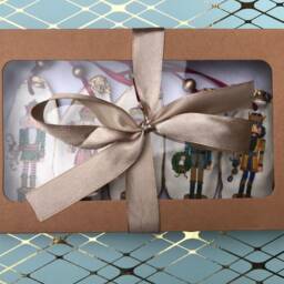 Boxed Set Nutcracker Gold Oyster Shell Ornament Set, Handmade Christmas Decoration - thumbnail 4