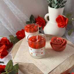 Rosebud Candle in A Choice Of Colors - thumbnail 4
