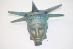 "Fiberglass Lady Liberty ""Libby" - thumbnail 1