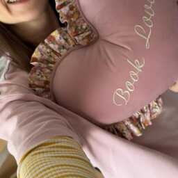 "Personalized Heart Pillow With Ruffle, Embroidery ""Best Mum" - thumbnail 3