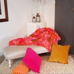 Pink & Orange Floral Chrysanthemum Velvet Throw Blanket, Tassel Bedspread - thumbnail 2
