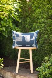 Cobalt -- Indoor/Outdoor Navy & White Abstract Pillow Cover ??? Outdoor Indigo & Lumbar
