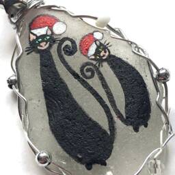 Hand Painted Sea Glass Christmas Tree Decoration Santa Hat Cats - thumbnail 3