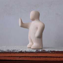 stop - Expressive Ceramic Figurine For Sandplay & Counseling - thumbnail 3