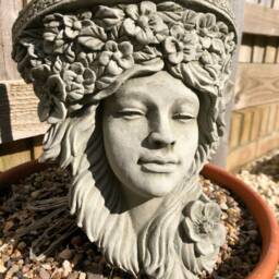Reconstituted Stone Art Nouveau Hanging Lady Shelf Statue - Garden Ornament - thumbnail 2