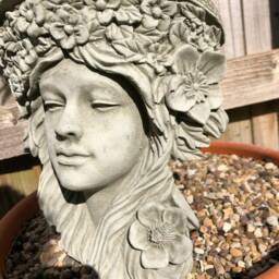 Reconstituted Stone Art Nouveau Hanging Lady Shelf Statue - Garden Ornament - thumbnail 3