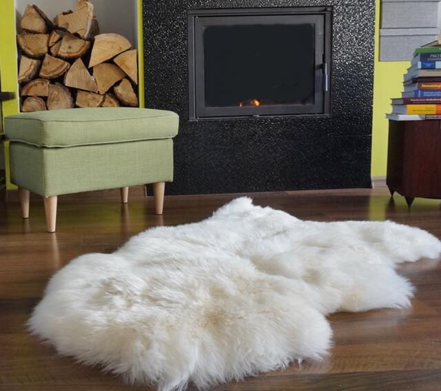 "Xl White Sheepskin Rug, Genuine Leather, Comfy Cozy Throw - 48"" X 28" - image 1