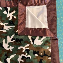 Free Embroidery Green Camo Minky Car Seat Baby Blanket 30 X 35 - thumbnail 2