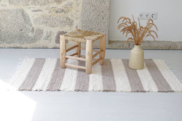 Medium Cream & Brown Rug, Bathroom Bedroom Striped Kitchen Neutral Color Area Rug Entry Gestreifter Teppich - image 1