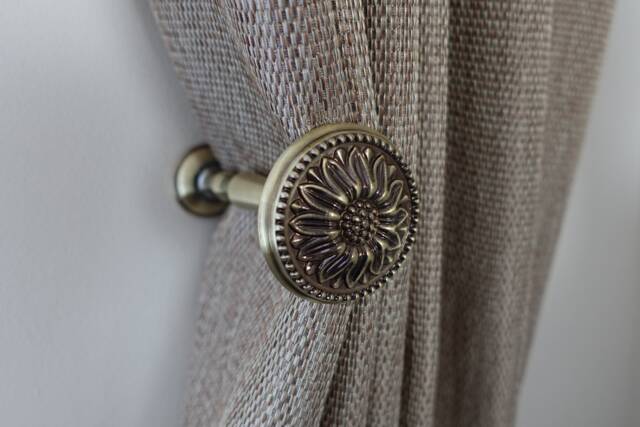 Antique Brass Gold Flower Metal Curtain Holdbacks - 120mm Tiebacks, Pullbacks, Pulls, Drapery Holders, Ties, Farmhouse Decor - image 1