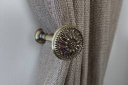 Antique Brass Gold Flower Metal Curtain Holdbacks - 120mm Tiebacks, Pullbacks, Pulls, Drapery Holders, Ties, Farmhouse Decor - thumbnail 1
