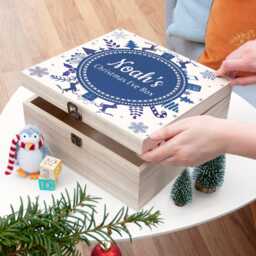 Personalised Christmas Eve Box With Snowflake Wreath - thumbnail 2