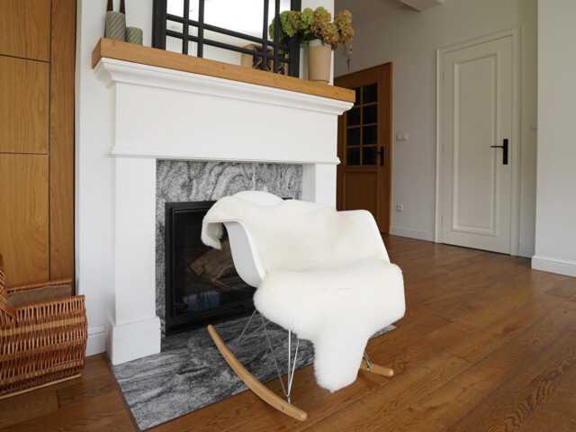 White Sheepskin Throw Rug, Genuine Leather, Short Wool Cut - 50x28 - image 1