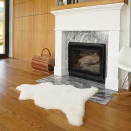 White Sheepskin Throw Rug, Genuine Leather, Short Wool Cut - 50x28 - thumbnail 3