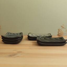 Colored Handmade Ceramic Soap Dish, Stoneware Black & White Soap Tray - thumbnail 3