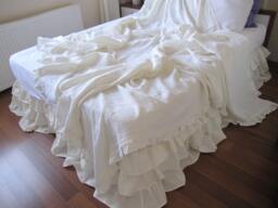 Shabby Chic Ruffle Bedspread Bedding-Coverlet Summer Blanket Bed Cover Solid White Ivory Pink Lace Linen Throw Twin Queen King Nurdanceyiz