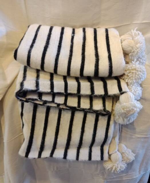 Moroccan Wool Blanket , Throw Blanket, Moroccan Blankets, Woven Blankets, Pompom Blanket, Wool Blanket, Handmade - image 1