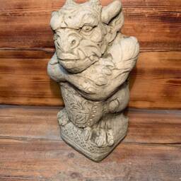 Stone Garden Large Shield Gargoyle Gremlin Pillar Cap Statue Ornament - thumbnail 3