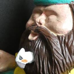 Meditating Garden Gnome With 12 Fingers, Polyurethane Resin-Cast - thumbnail 3