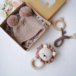 Newborn Baby Boy Gift Box, Lion Basket, Mom To Be Set, Beige Bonnet, Rattle, Hand Knitted Hat For Newborn - thumbnail 2