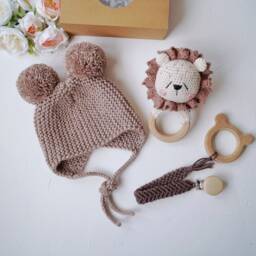 Newborn Baby Boy Gift Box, Lion Basket, Mom To Be Set, Beige Bonnet, Rattle, Hand Knitted Hat For Newborn - thumbnail 3