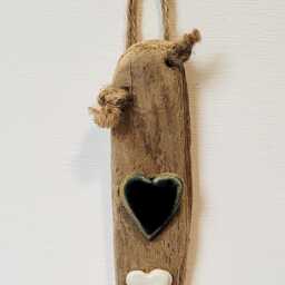 Character Dorset Driftwood & Ceramic Blue & White Heart Wall Hanging Plaque Shabby Chic - thumbnail 2