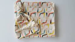 Giraffe Organic Swaddle Blanket & Newborn Hat Set. Take Home Origami Photo Prop. Baby Shower Gift