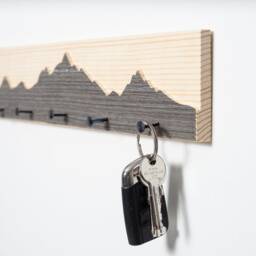Key Rack Made Of Reclaimed Wood With A Mountain Motif - Handmade in Bavaria Decor - thumbnail 2