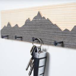 Key Rack Made Of Reclaimed Wood With A Mountain Motif - Handmade in Bavaria Decor - thumbnail 3