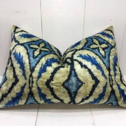 Ikat Velvet Pillow Cover - 16x24 Handwoven Silk Cushion - thumbnail 2