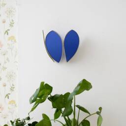 Royal Blue Flower Wall Lamp - thumbnail 3