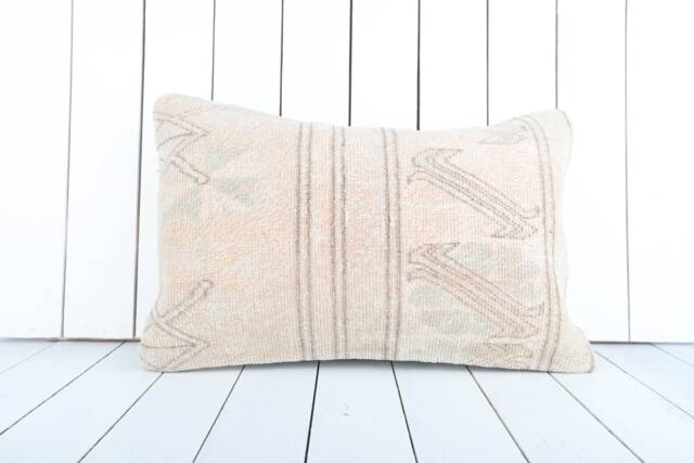 Handmade Turkish Kilim Pillow Cover Vintage Anatolian Design - 16x24 - image 1