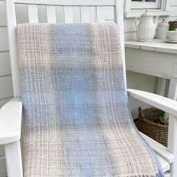 Blanket/Throw, 100% Pure New Wool, Soft Pink & Sky Blue, With Fringed Edge 140x185cms - thumbnail 4