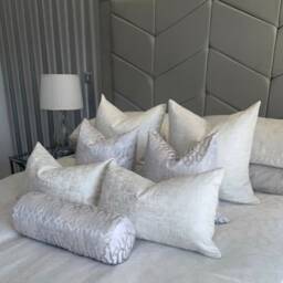 Bed Set Luxury Bedding Set With Amelie & Geo Design - White/Silver Cushion Covers - thumbnail 2