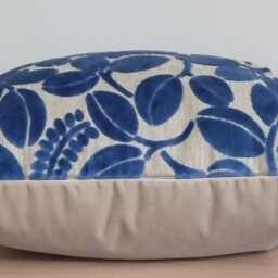 Designers Guild Calaggio Cerulean & Omega Velvet Cushion Cover 45x45 cm - thumbnail 2