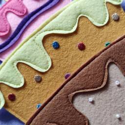 Felt Quiet Book Page Cake Activity, Waldorf Toy - 1-4 Year - thumbnail 4