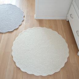 Hand-Crocheted Cream White Wool Round Rug - Soft Accent Carpet - thumbnail 3