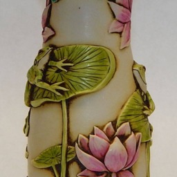 Former Harmony Kingdom Artist Neil Eyre Designs Lotus Flower Frog Dragonfly Vase in Your Choice Of 3 Colors Edition 50 Each - thumbnail 4