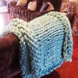 Chunky Knit Throws - thumbnail 4